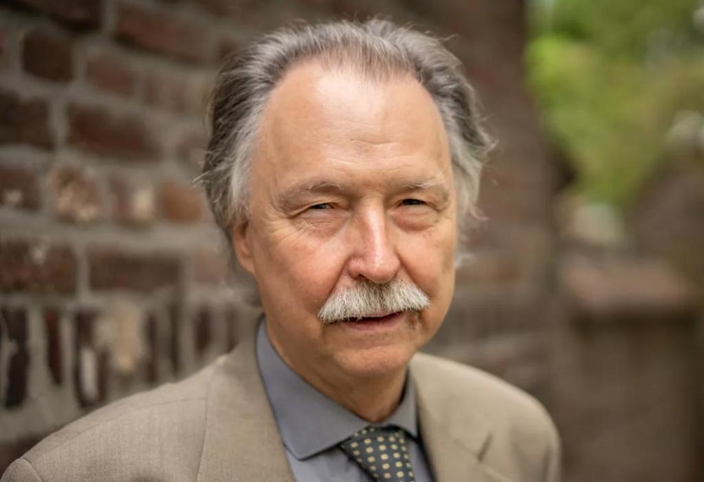 La voz húngara en español: Adán Kovacsics, el traductor que convirtió a Krasznahorkai en literatura hispánica