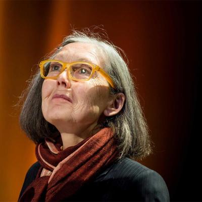 Premio Nobel de literatura para la poeta canadiense Anne Carson