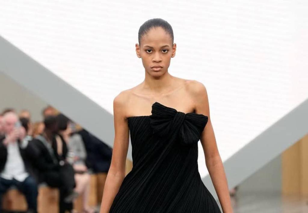 Conquista europea: Chloé Paredes, nueva promesa dominicana en la moda internacional