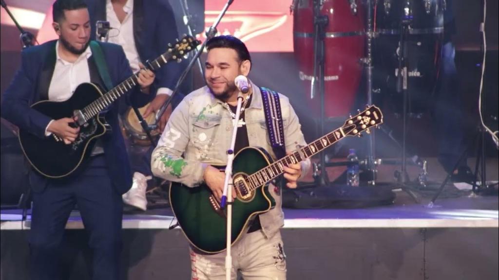 El Chaval de la Bachata conquista con sold out y gira internacional