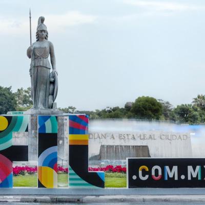 Dos gigantes de la cultura iberoamericana reciben honores en la FIL Guadalajara 2025