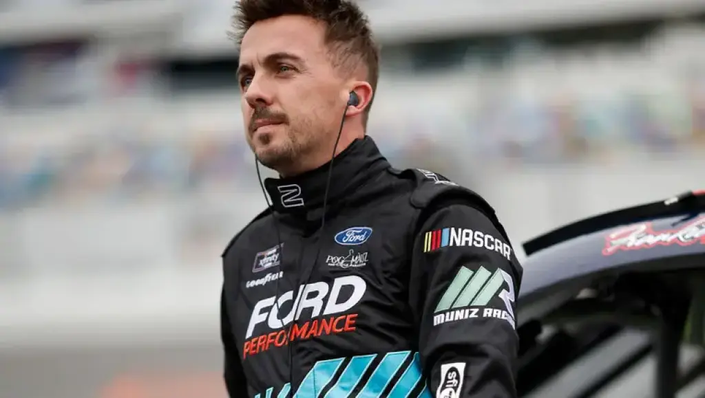 Frankie Muniz: De estrella infantil a piloto de NASCAR y padre feliz