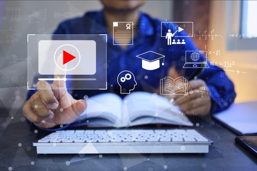 Expertos llaman a reforzar la alfabetización digital en el marco del Plan LEA