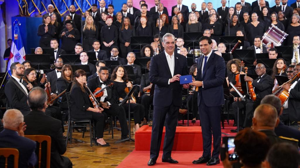 Gobierno presenta regrabación del Himno Nacional con nueva dimensión sonora