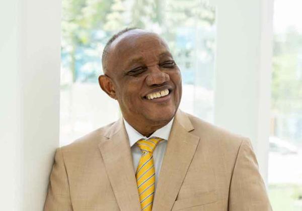 Mateo Morrison: el poeta y gestor cultural que marcó la literatura dominicana cumple 80 años