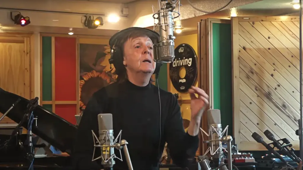 Paul McCartney revive sus recuerdos y homenajea a John Lennon en su nuevo disco