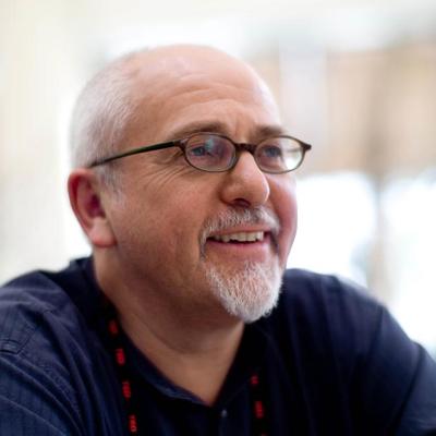 Peter Gabriel: el visionario del rock progresivo celebra 76 años