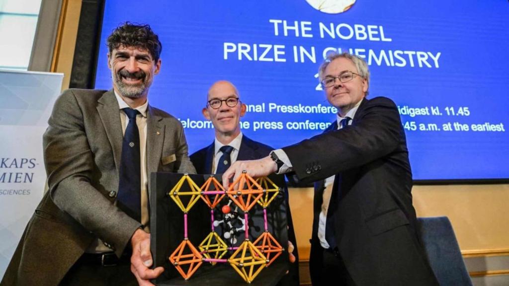 Tejer instrumentos desde el átomo: Premio Nobel de Química 2025