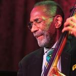 Ron Carter: el pulso invisible del jazz moderno