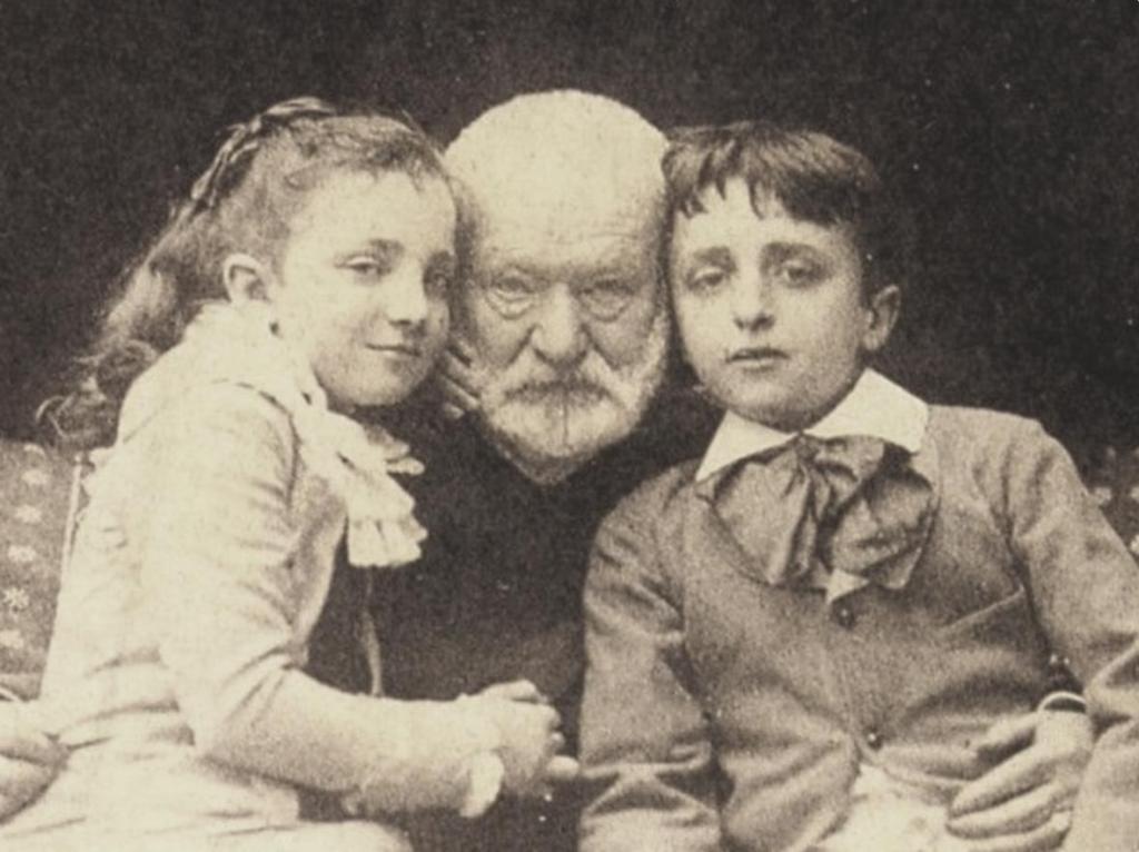 El arte de ser abuelo: la obra poética que Victor Hugo dedicó a sus nietos