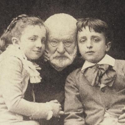 El arte de ser abuelo: la obra poética que Victor Hugo dedicó a sus nietos